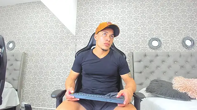 Bryson Collins  online show from 01.20.25