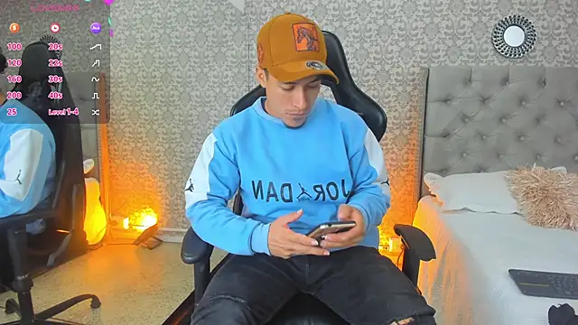 Bryson Collins  online show from 02.05.25