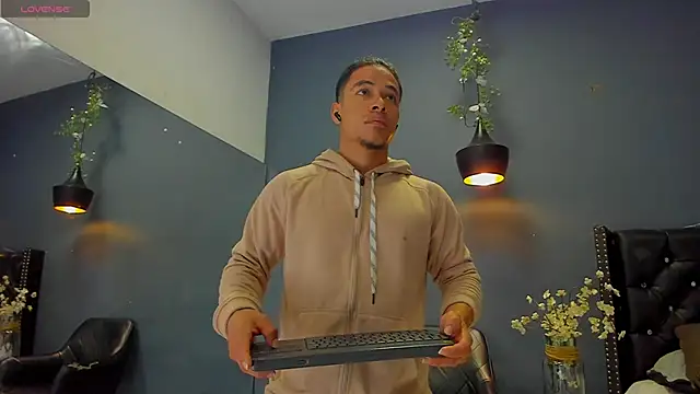 Bryson Collins  online show from 03.03.25