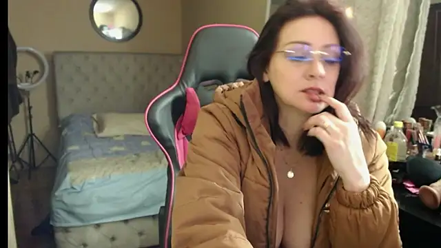 Carol Scottt online show from 12.22.25