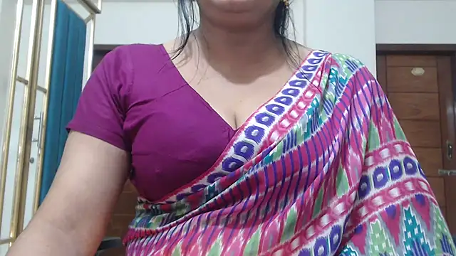 Snapshot of desi-maisa130 chatting on 04.28.26 desi-maisa130 online show from 04.28.26