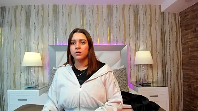 SophiaLaurens online show from 01.03.25