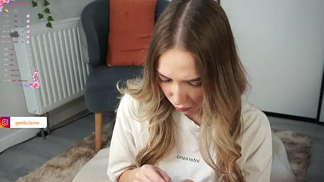 Snapshot of heidas_dream chatting on 09.28.25 heidas dream online show from 09.28.25