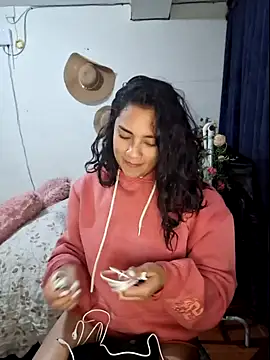 Thaliacooper  online show from 01.25.25