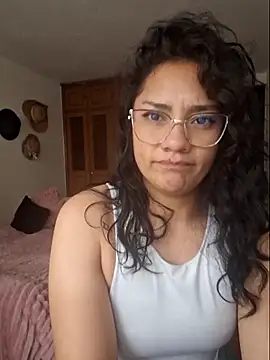 Thaliacooper  online show from 09.24.25