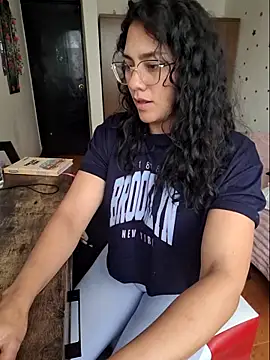 Thaliacooper  online show from 11.24.25