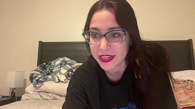 Snapshot of QueenLolaX chatting on 10.12.25 QueenLolaX online show from 10.12.25