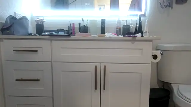 QueenLolaX online show from 04.18.26