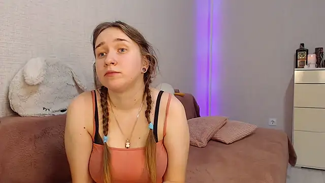 lovely hayley online show from 01.03.25