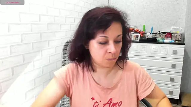 TeasyLana online show from 02.16.26