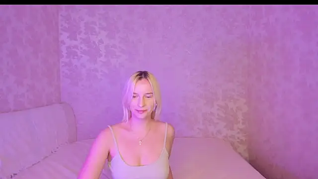 Snapshot of Amanda054 chatting on 10.17.25 Amanda054 online show from 10.17.25