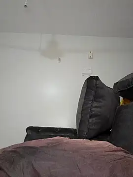 korah01 online show from 02.15.25