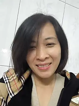 Snapshot of Sweets24 chatting on 12.19.24 Sweets24 online show from 12.19.24