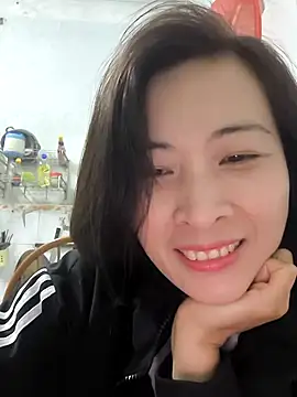 Snapshot of Sweets24 chatting on 02.10.25 Sweets24 online show from 02.10.25