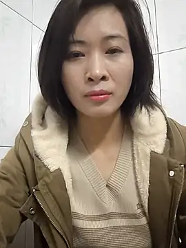 Snapshot of Sweets24 chatting on 02.16.25 Sweets24 online show from 02.16.25