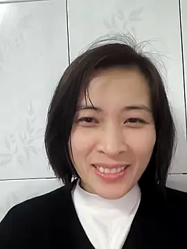 Snapshot of Sweets24 chatting on 02.18.25 Sweets24 online show from 02.18.25