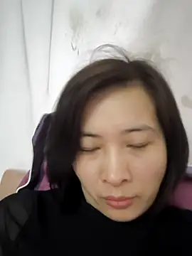 Snapshot of Sweets24 chatting on 02.20.25 Sweets24 online show from 02.20.25