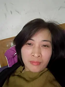 Snapshot of Sweets24 chatting on 02.25.25 Sweets24 online show from 02.25.25