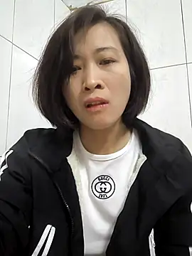 Snapshot of Sweets24 chatting on 03.02.25 Sweets24 online show from 03.02.25