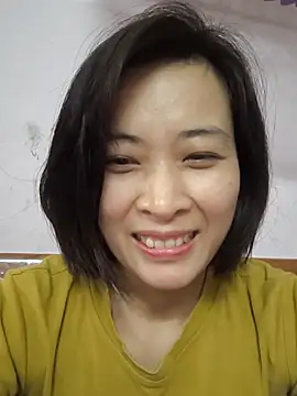 Snapshot of Sweets24 chatting on 03.04.25 Sweets24 online show from 03.04.25
