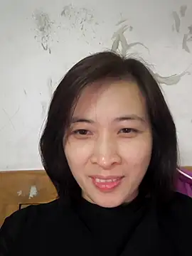 Snapshot of Sweets24 chatting on 03.13.25 Sweets24 online show from 03.13.25