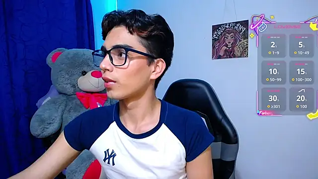 OwenBluee online show from 05.14.26