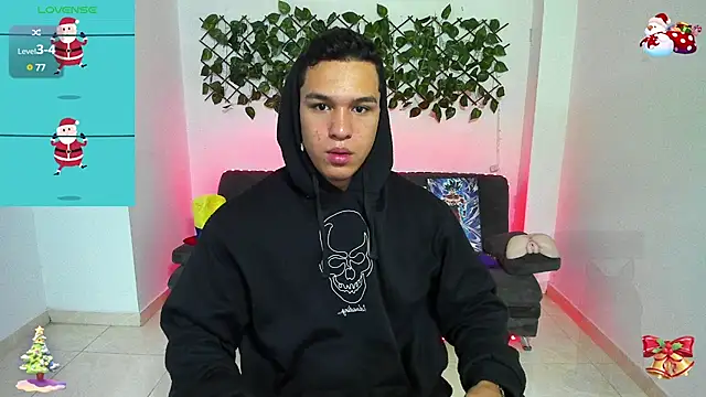 Snapshot of Taylor_John chatting on 12.24.24 Taylor John online show from 12.24.24