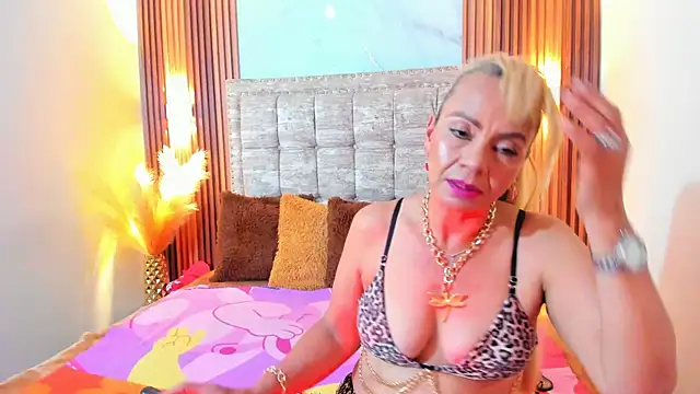 Snapshot of AnastasiaTaylor_ chatting on 03.16.25 AnastasiaTaylor online show from 03.16.25