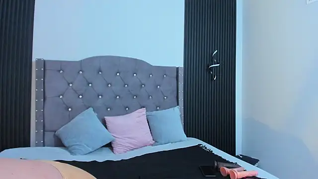 AnastasiaTaylor  online show from 11.28.25