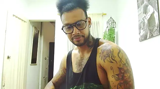 LewisStrong online show from 02.05.25
