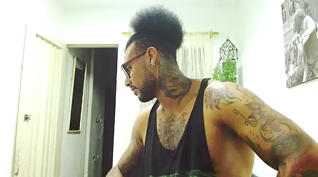 LewisStrong online show from 02.08.25