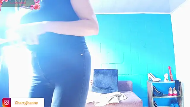 Snapshot of Jhanne_cherry chatting on 03.22.25 Jhanne cherry online show from 03.22.25