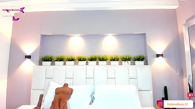 HelenaRoos online show from 12.18.25