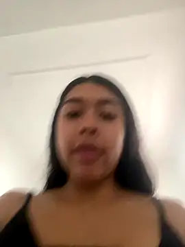 SweetLatiin  online show from 12.19.25