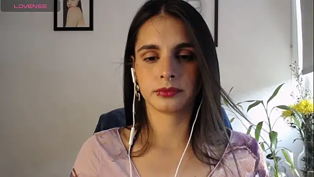 Snapshot of alma_violeta chatting on 01.26.25 alma violeta online show from 01.26.25