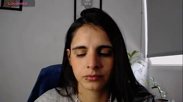 Snapshot of alma_violeta chatting on 03.08.25 alma violeta online show from 03.08.25