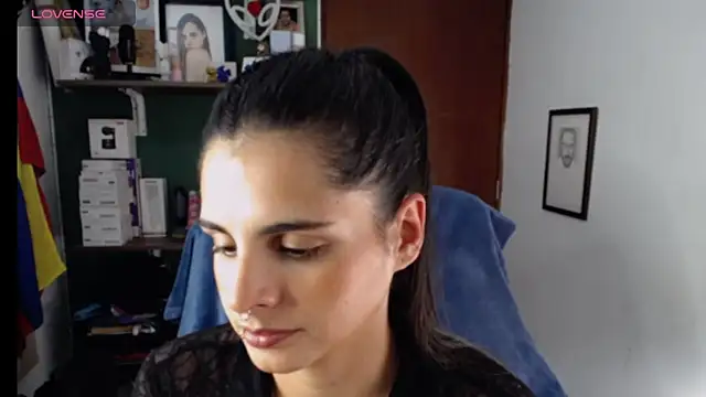 Snapshot of alma_violeta chatting on 10.28.25 alma violeta online show from 10.28.25