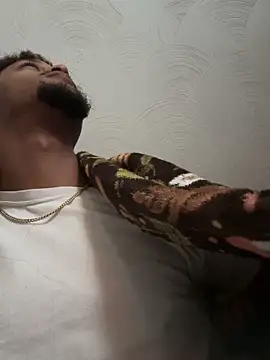 Snapshot of rayyymack chatting on 01.01.25 rayyymack online show from 01.01.25