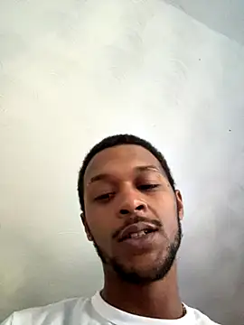 Snapshot of rayyymack chatting on 10.18.25 rayyymack online show from 10.18.25