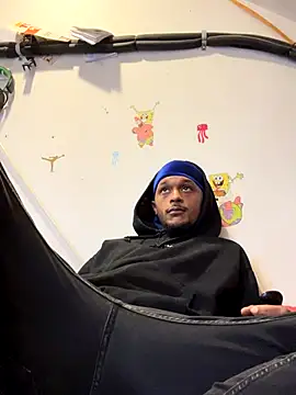 Snapshot of rayyymack chatting on 11.30.25 rayyymack online show from 11.30.25