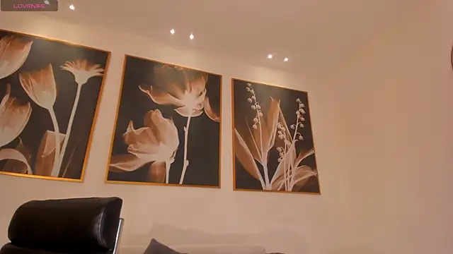 ValeriaRiveraX online show from 12.19.24