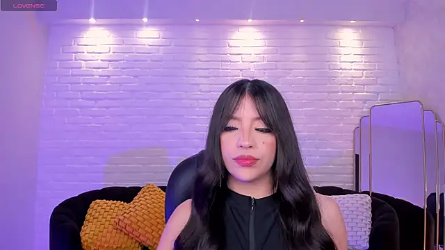 ValeriaRiveraX online show from 11.28.25