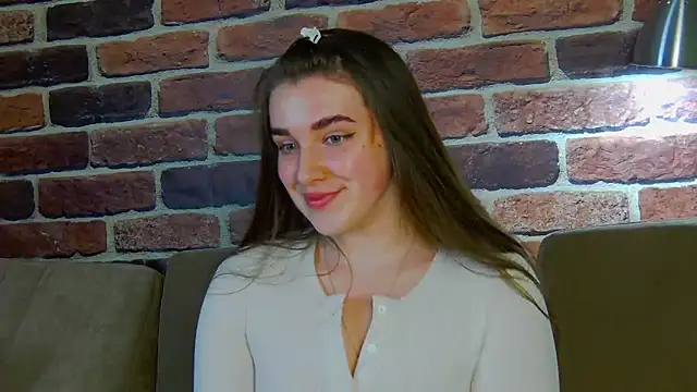 Sofia Hugs online show from 03.16.26