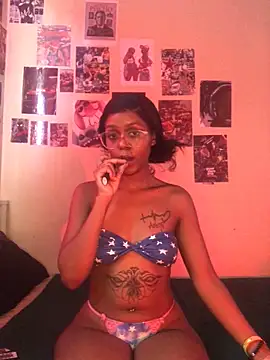 Snapshot of naughtybitches5 chatting on 03.25.26 naughtybitches5 online show from 03.25.26