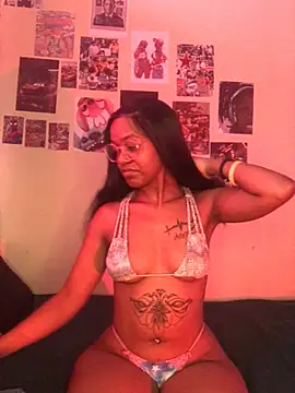 Snapshot of naughtybitches5 chatting on 03.28.26 naughtybitches5 online show from 03.28.26