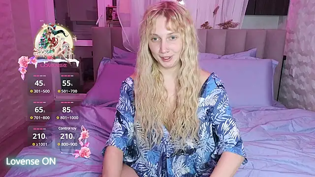 Snapshot of GoodGirl0024 chatting on 02.23.25 GoodGirl0024 online show from 02.23.25