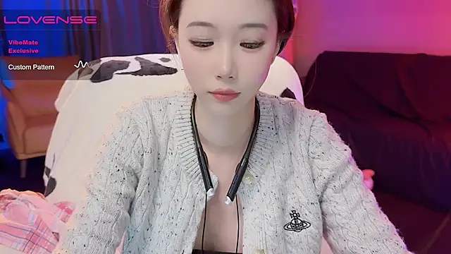 Snapshot of JoooJo_ chatting on 12.04.24 JoooJo online show from 12.04.24