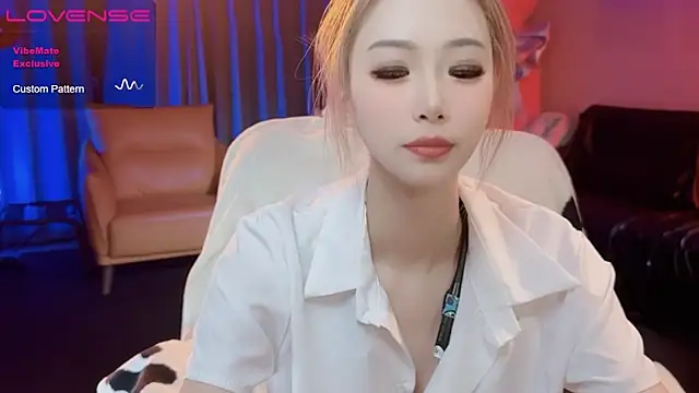 Snapshot of JoooJo_ chatting on 03.08.25 JoooJo online show from 03.08.25