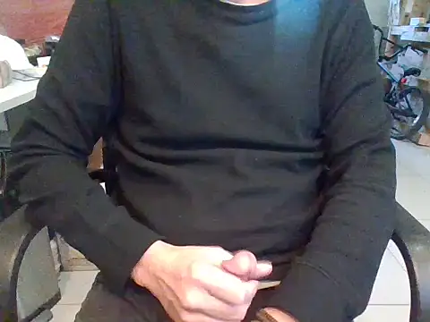 Snapshot of Raimundo1971 chatting on 04.21.26 Raimundo1971 online show from 04.21.26