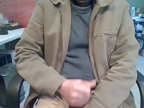 Snapshot of Raimundo1971 chatting on 05.13.26 Raimundo1971 online show from 05.13.26